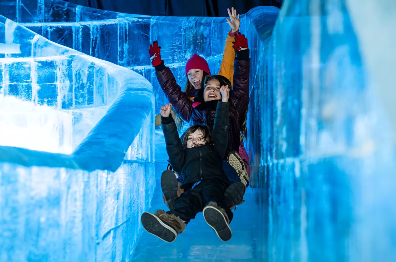 Ice Magic ledový Park – výstava, ledový bar a snowtubing