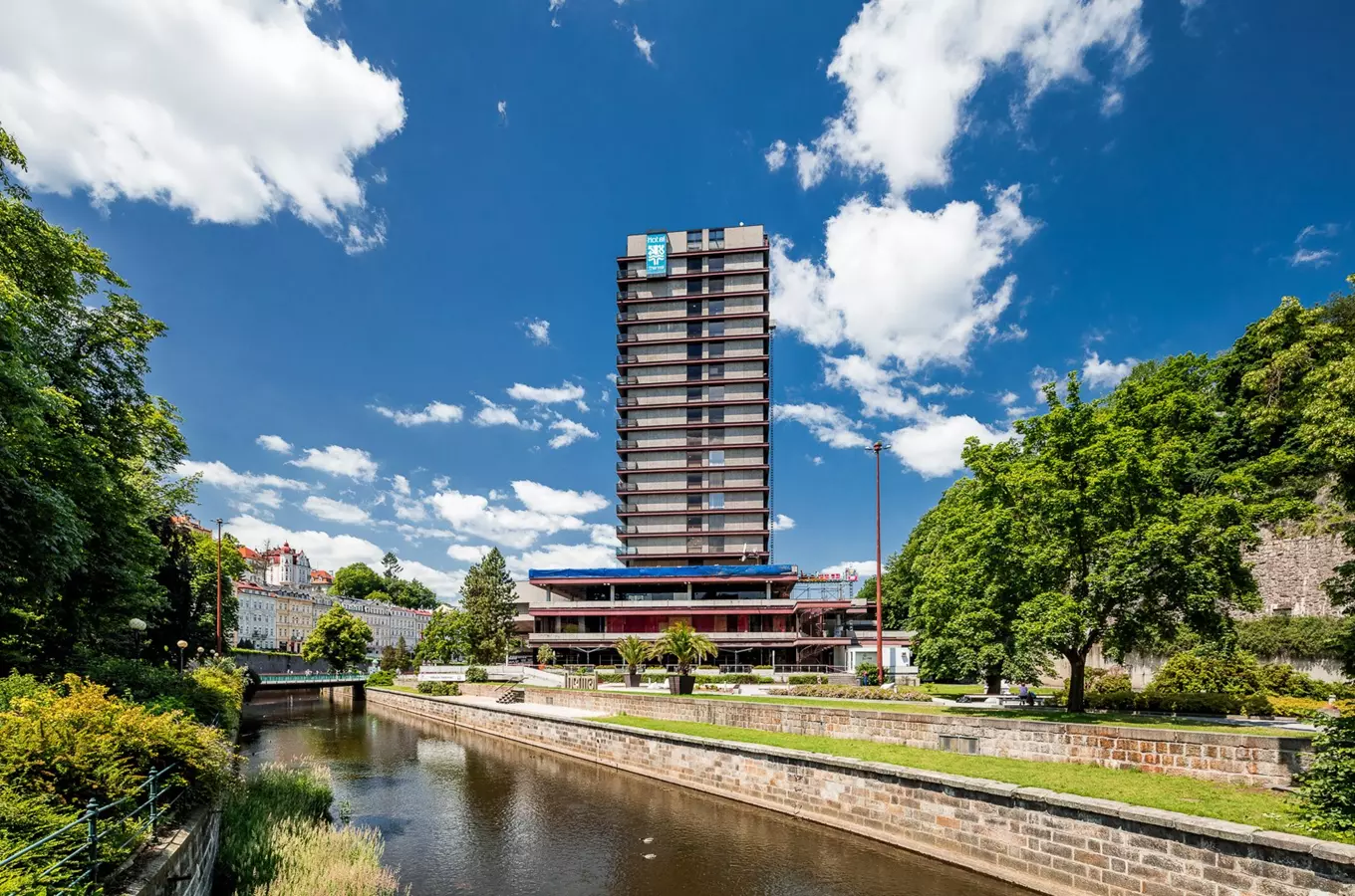 Hotel Thermal se v červnu otevře prvním hostům - během rekonstrukce získal podobu z roku 1977