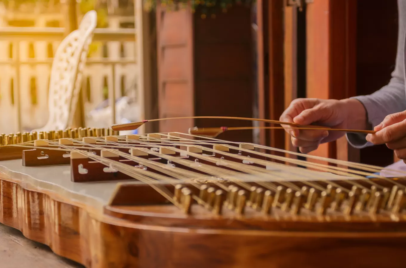 Cimbál – starý hudební nástroj, jemuž dal dnešní podobu Čech 