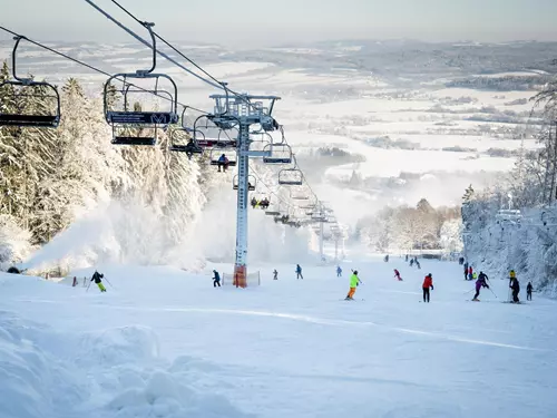 Ski areál Monínec – skvělé lyžování nedaleko Prahy