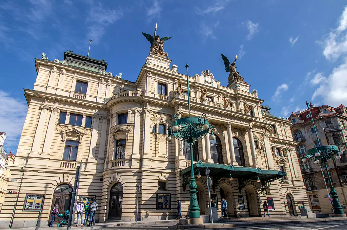 Procházka s prohlídkou budovy sboru Českobratrské církve evangelické.