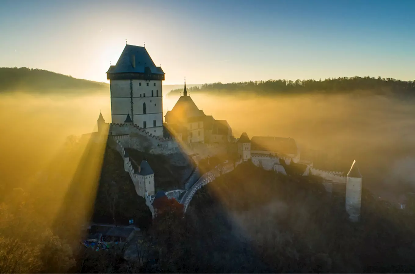 Vydejte se na výlet na hrad či zámek v okolí Prahy už v březnu