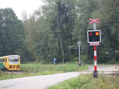 Na Šumavě se opravuje železnice z Českých Budějovic až do Volar