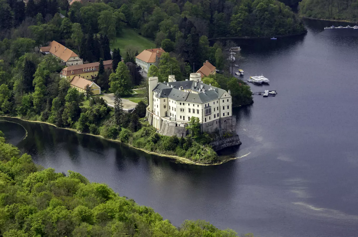 Kamenný pranýř v Orlíku nad Vltavou