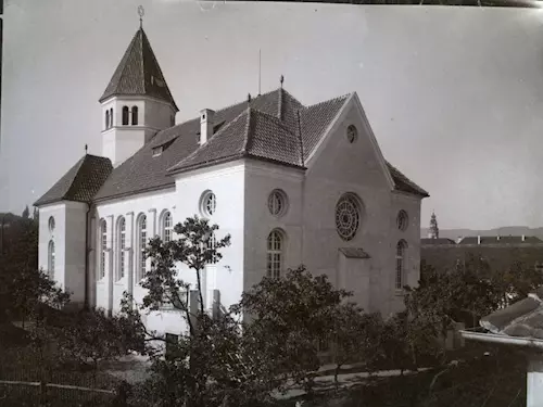 Ve stredu 15. kvetna bude v synagoze otevrena výstava s názvem „4 fotografové, 2 zeme, 1 region“