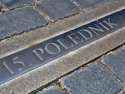 15. poledník v Jindřichově Hradci – překroč a něco si přej