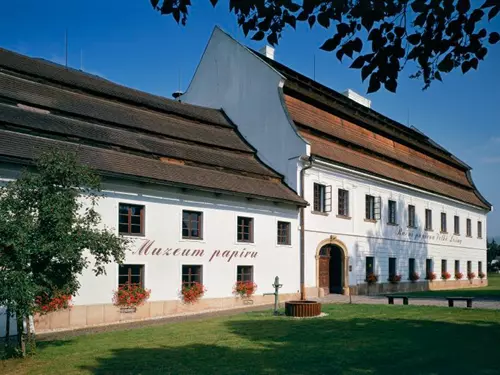 Ruční papírna Velké Losiny – Muzeum papíru
