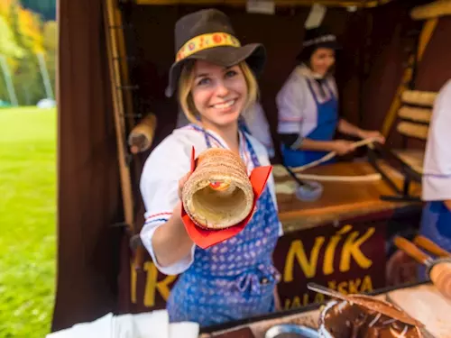 Nenechejte si ujít Karlovský gastrofestival: frgály, kozí zmrzlinu, street food i zabíjačku