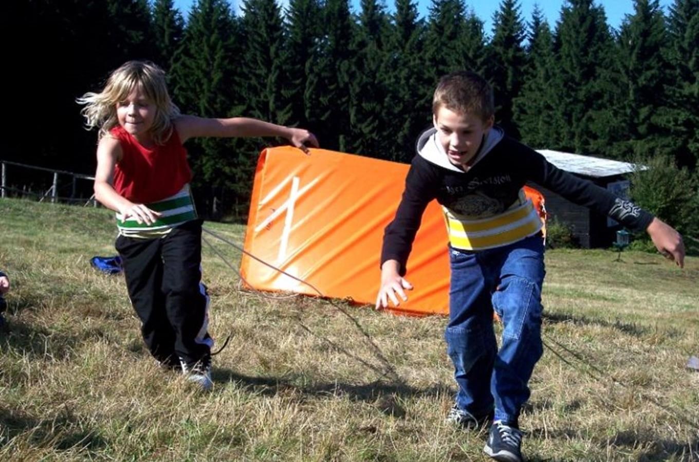 Bungee Running - Aktivita Pro Soutěživé Povahy – Kudy Z Nudy