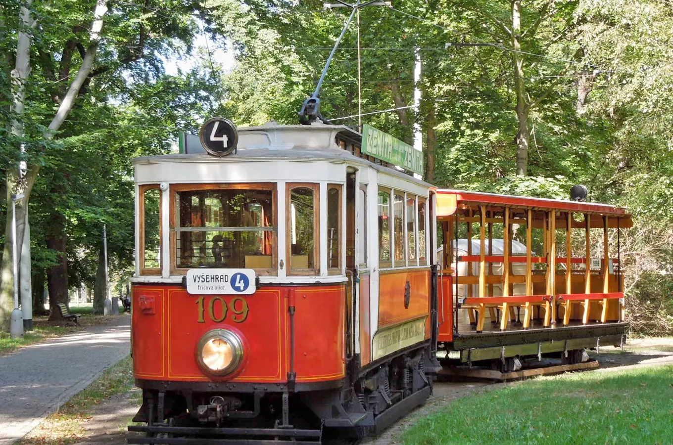 Jízdy otevřenou historickou tramvají Prahou