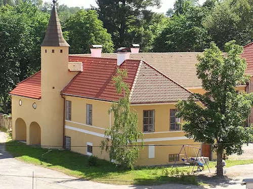 Zámek Jindřichovice – ubytování na okraji krásné šumavské přírody