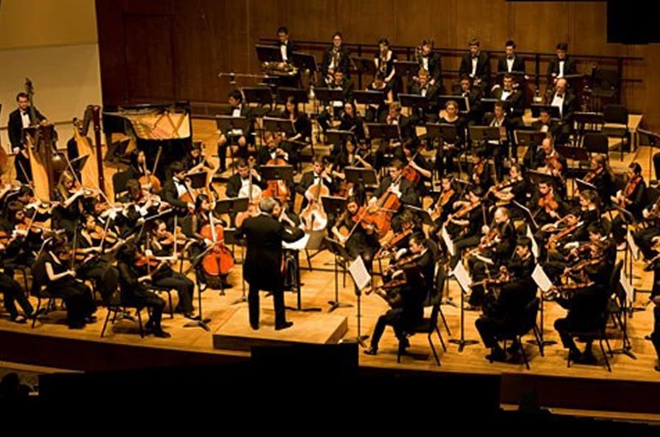 UC Berkeley Symphony Orchestra koncertuje v Praze – Kudy z nudy