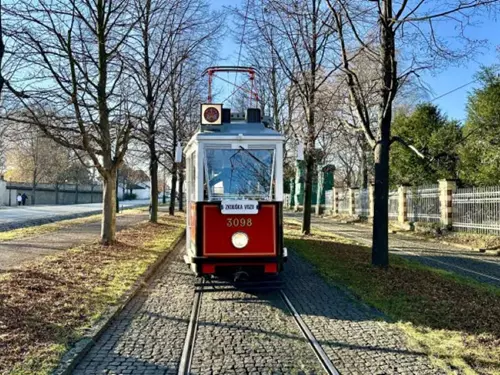 Turistická tramvaj 42 v Praze