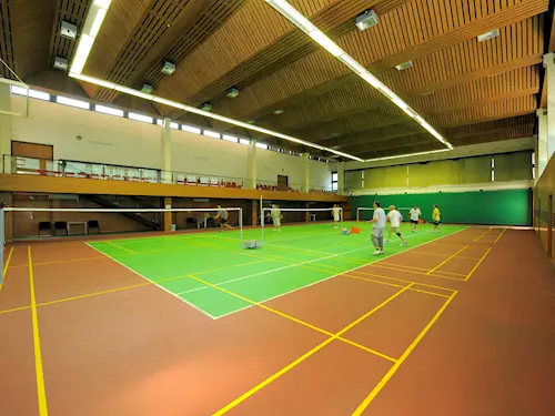 Sportovní centrum Olšanka v Praze 3 – badminton a další sporty