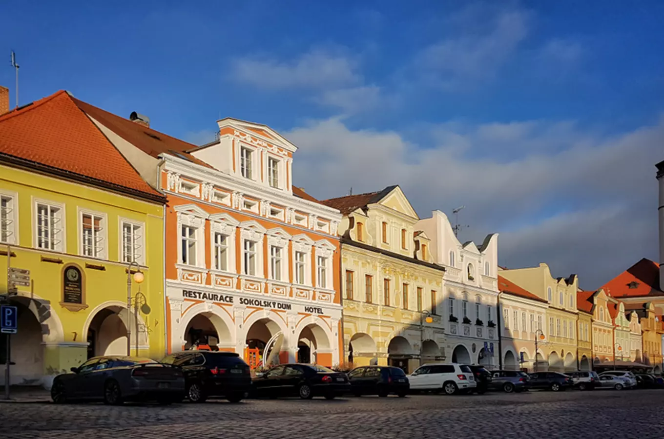 Dům Boženy Němcové v Domažlicích s pamětní deskou