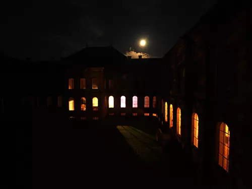 Nocí ke hvězdám aneb Monastýrování v Plasech