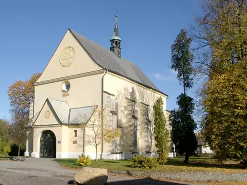 Kostel sv. Václava v Rovensku p. Tr.