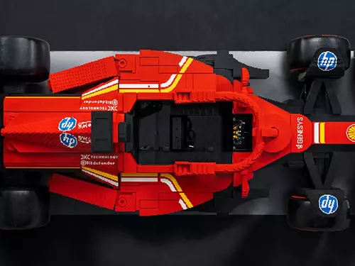 Lego Ferrari Formule 1 v showroomu Alza