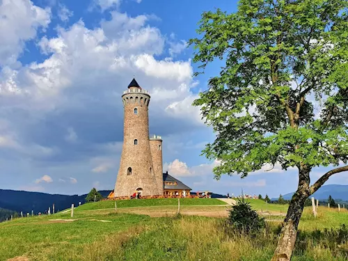 Nejkrásnější výhledy v Česku! Vyzkoušejte nejhezčí rozhledny a dechberoucí výhledy