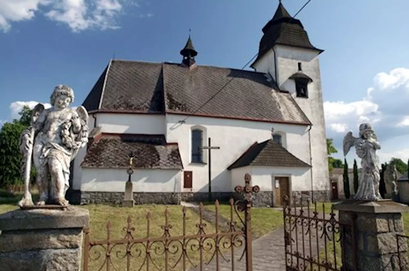 Kostel Nanebevzetí Panny Marie v Číhošti