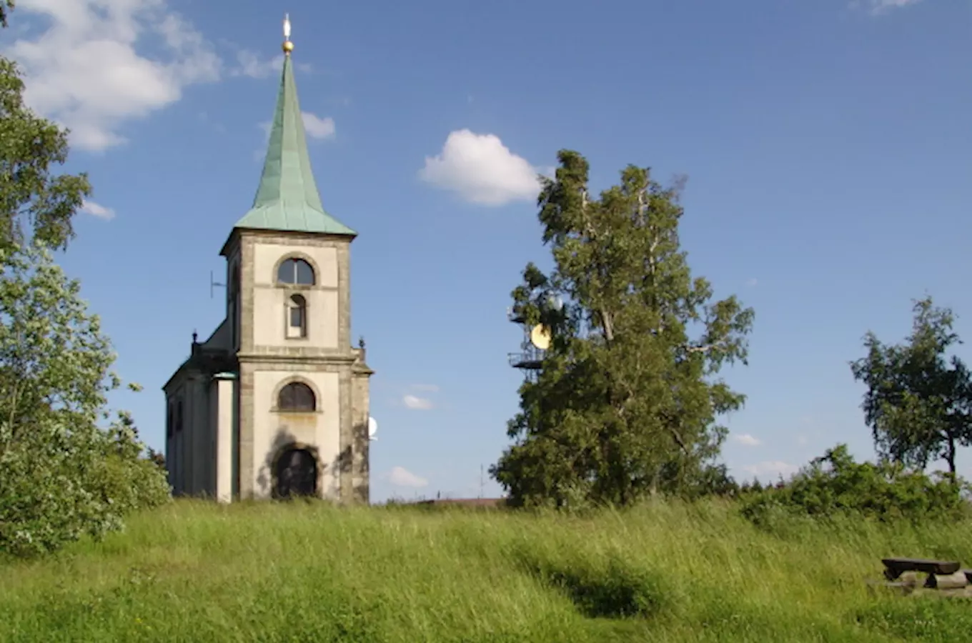 Kostel sv. Jana Nepomuckého na vrchu Zvičina