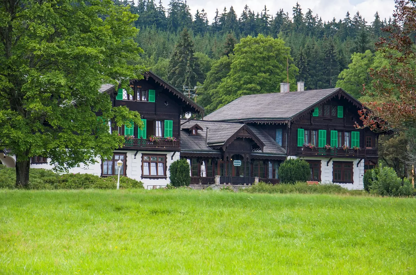 Lovecký zámeček Kladská – pobyt v alpském stylu uprostřed lesů