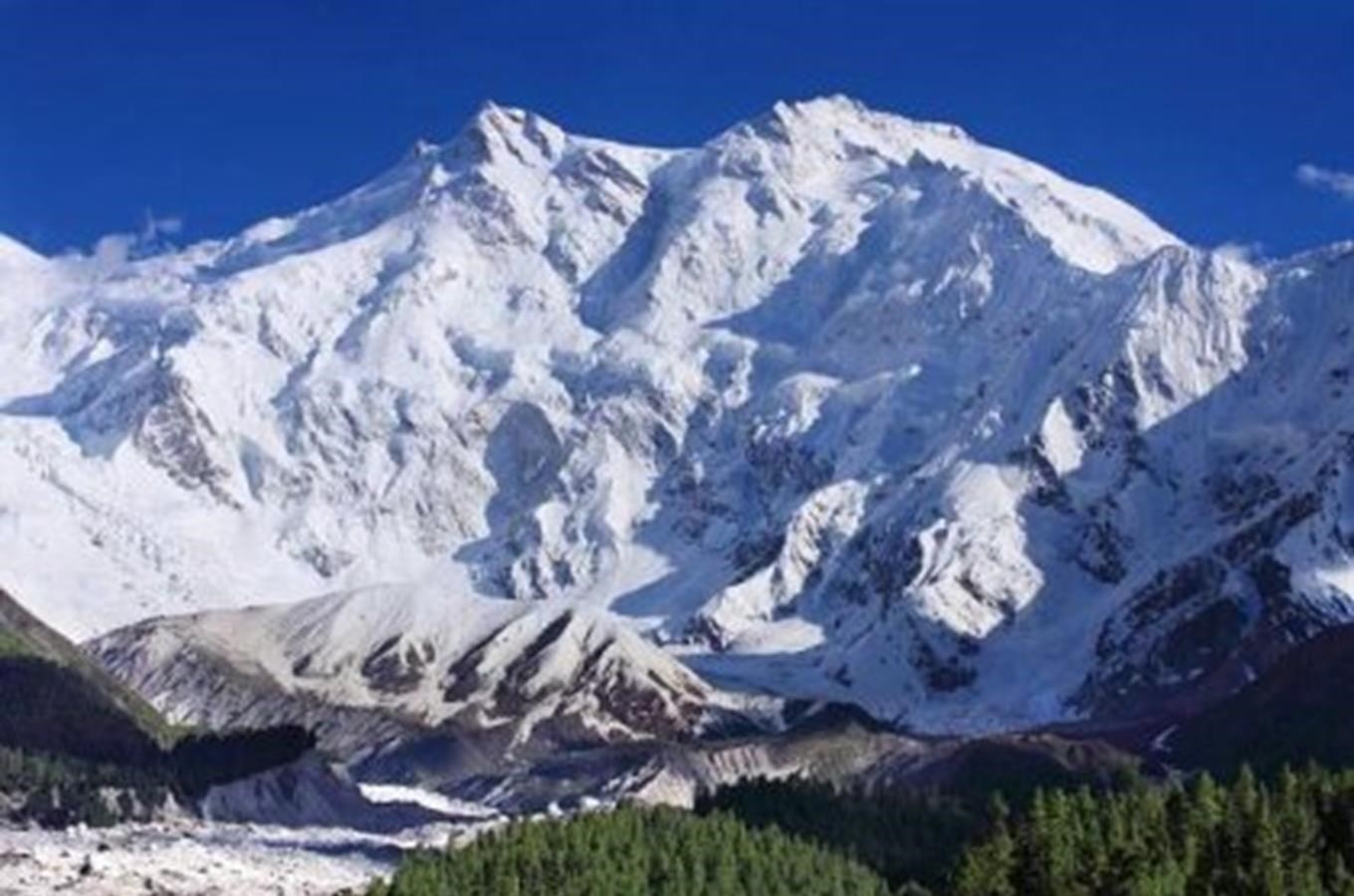 Putování po vrcholcích světa Mount Everest, K2 – Kudy z nudy