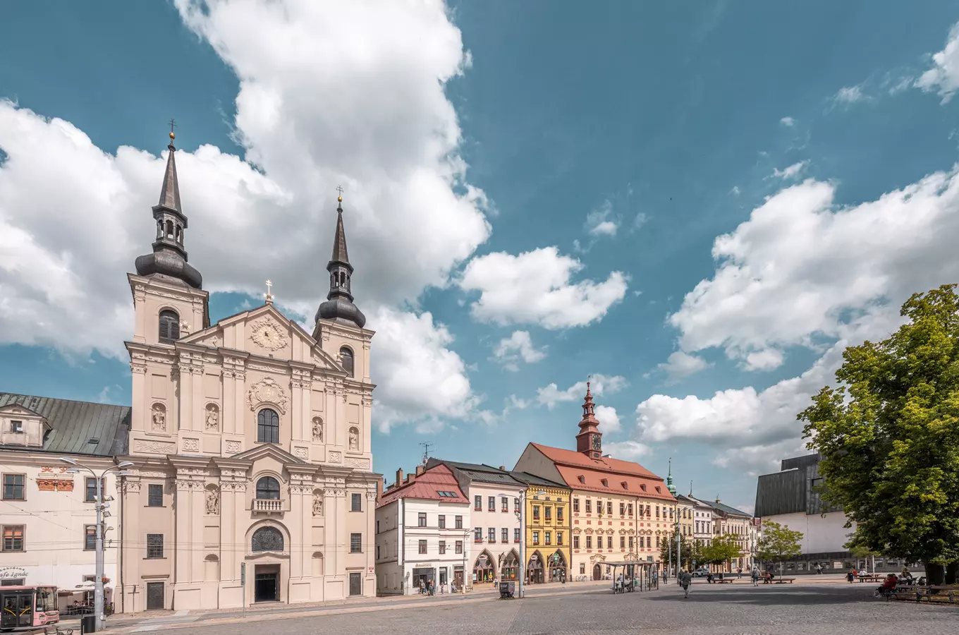 Historické centrum města s prohlídkou kostela svatého Ignáce z Loyoly