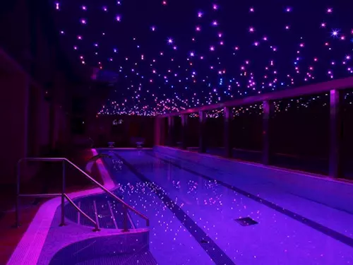 Nocní osvetlení bazénu