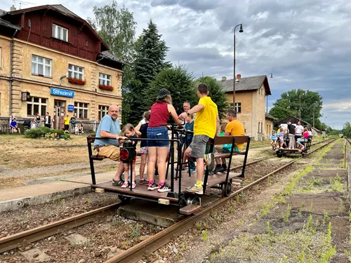 Železnice Česká Sibiř – zážitkové jízdy pákovou drezínou