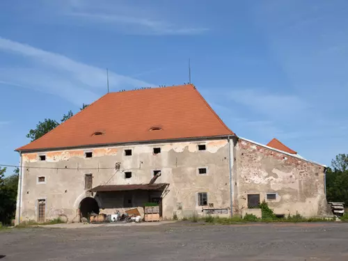 Tvrz Pičín – sídlo české Čachtické paní