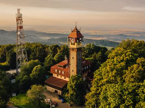 Tichánkova rozhledna na hoře Tábor u Lomnice nad Popelkou