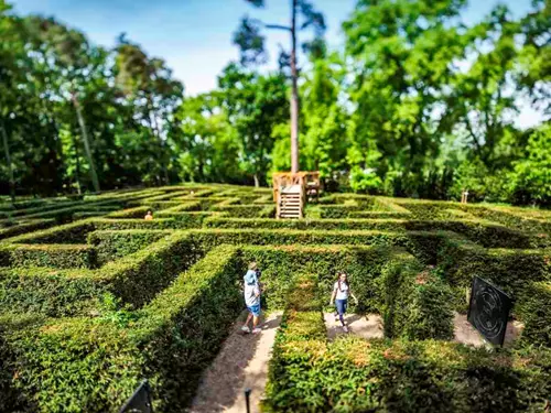 Anglie a Skotsko v Česku: léto v anglických parcích, s tajnými agenty a letci RAF