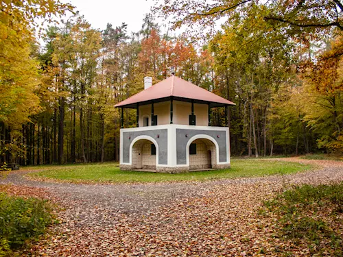Lovecký letohrádek Lusthaus u Vranova nad Dyjí