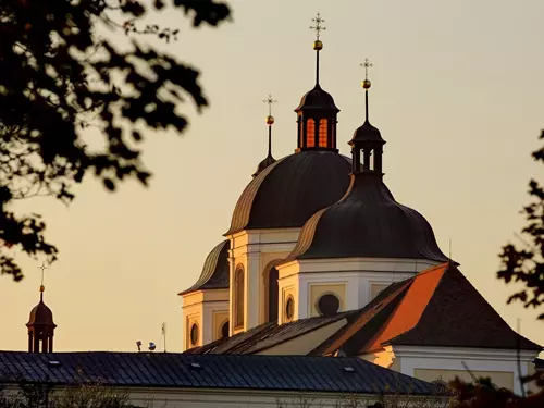 Církevní řády: dominikáni, dominikánské kláštery a hrob svaté Zdislavy