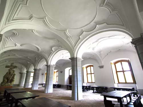 Klášterní architektura – Monastýrování
