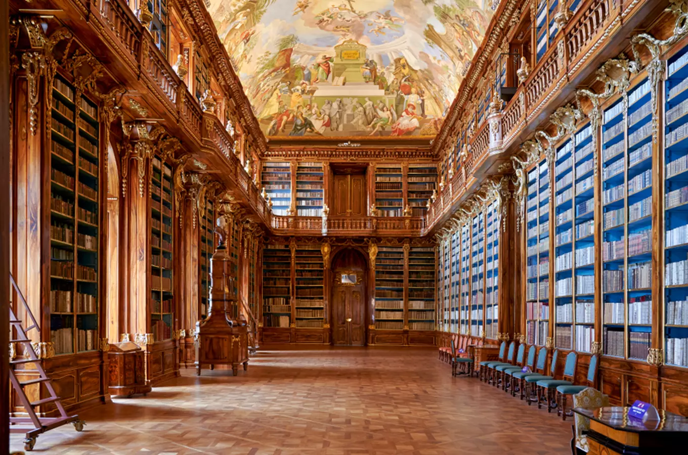 Knihovna Strahovského kláštera – jediná na světě, stavěná na míru knihovním skříním