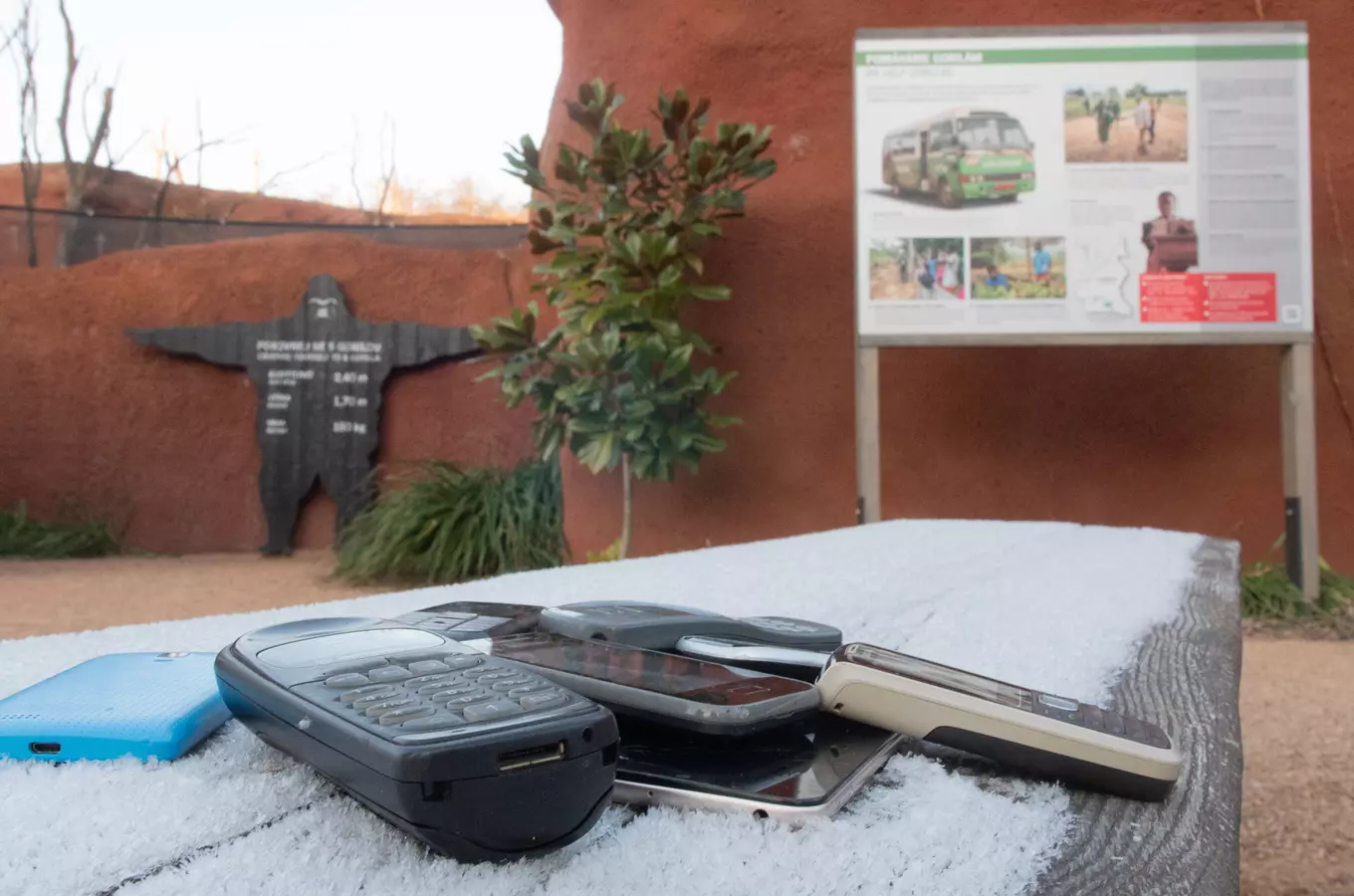 Starý mobil jako dětská vstupenka do Zoo Praha