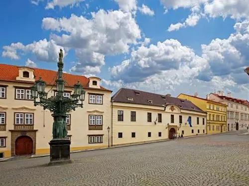 Úřad vlády ČR zve v sobotu na návštěvu Hrzánského paláce
