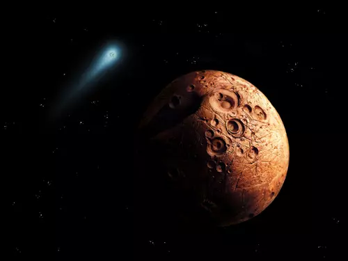 Kometa Neowise a Jupiter se Saturnem na letním nebi