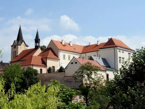 Vycházka s Prague City Tourism – Chvalský zámek a Horní Počernice