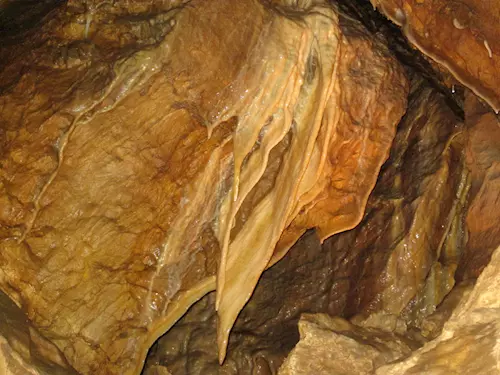 Bozkovské dolomitové jeskyně – jeskyně plné křemene a vody