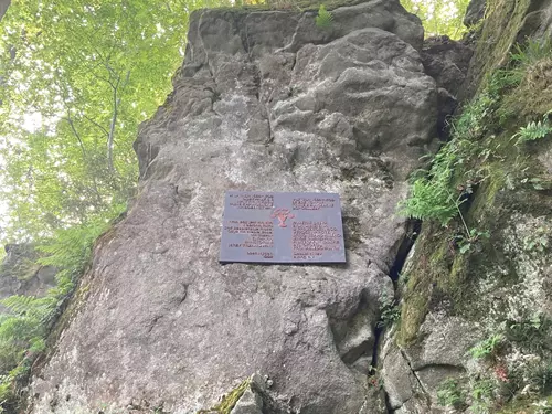 Pomník Jiřího Třanovského pod Velkou Čantoryjí