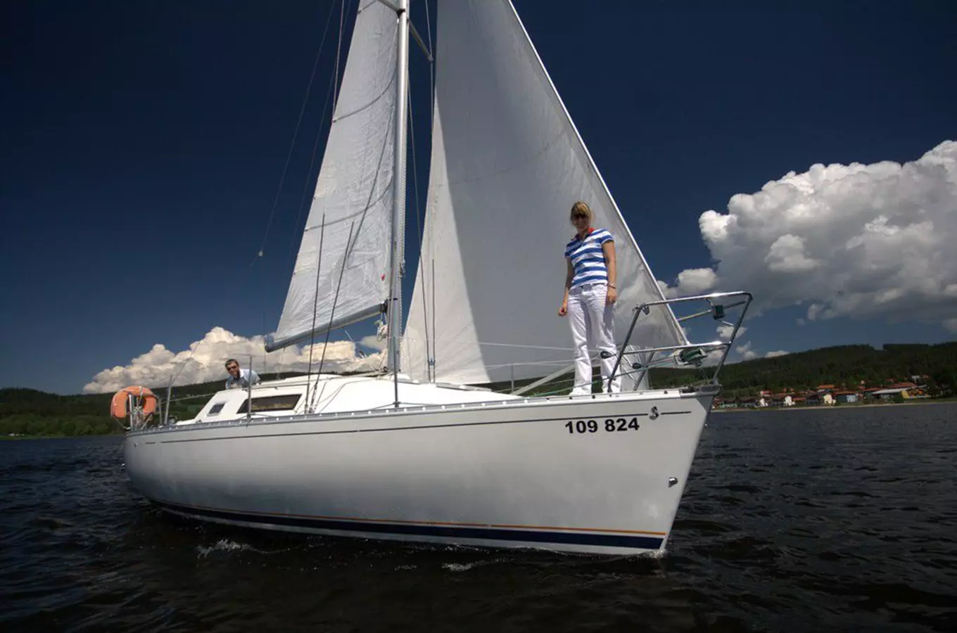 Jachting a pronájem plachetnic a jachet na Lipně