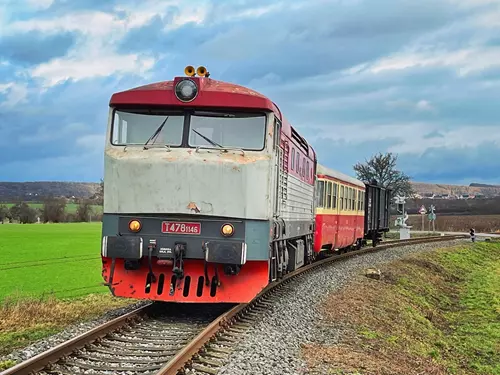 Retrovlakem na pohádkový zámek Žleby