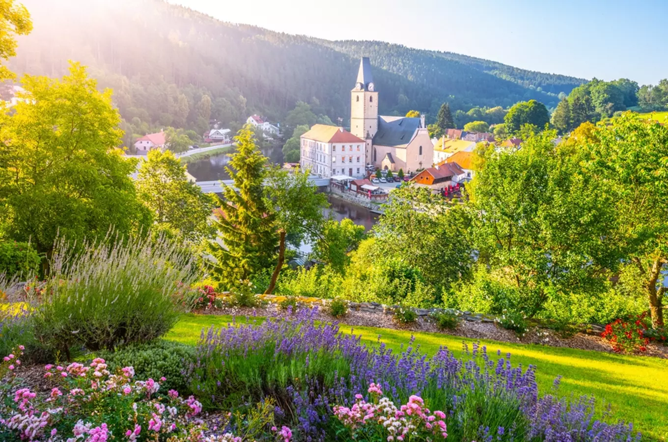 Hudební festival Hrady.cz se o víkendu přesouvá na hrad Rožmberk