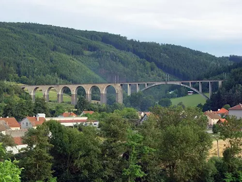 Viadukt u obce Dolní Loučky