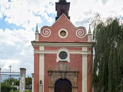 Hrbitovní kaple sv. Kríže.