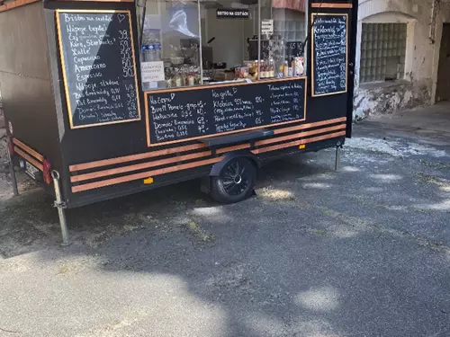 Bistro na cestách na zámku v Hořovicích