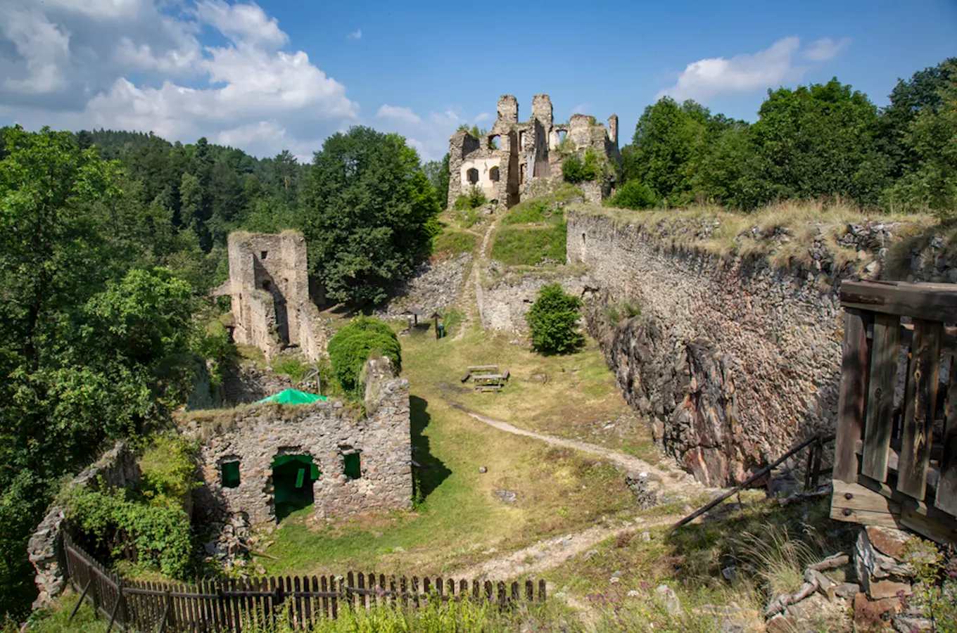 Dívčí Kámen – romantická zřícenina na soutoku Křemžského potoka a Vltavy